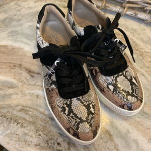 Naturalizer Hadley snake lace up sneakers NWOT